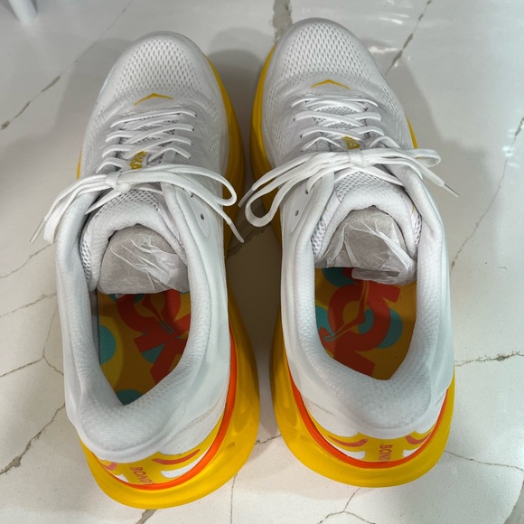 Hoka Bondi 9 Running Shoes. Men’s Size 13D Color White / Yellow - Picture 9 of 13